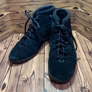 Cole Haan Nike Air Black Suede Wedge Bootie Sz 8 M